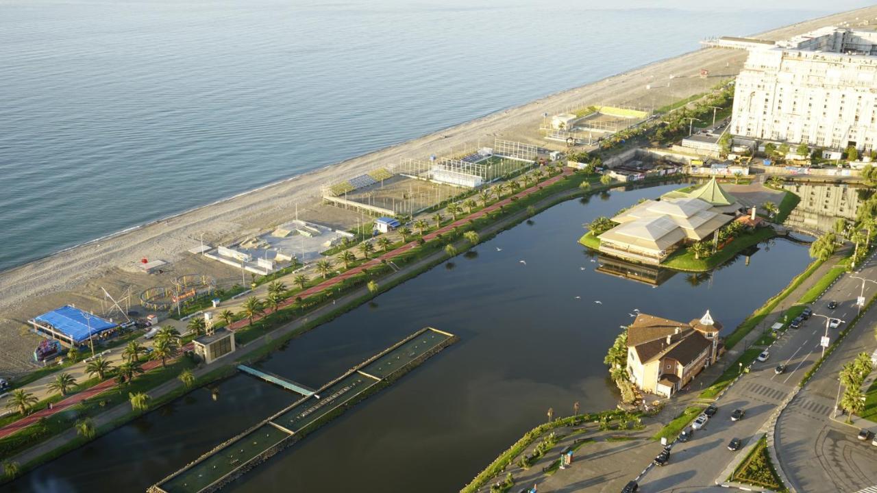 Aparthotel Heaven'S Palace Batumi Exterior foto